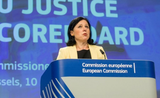 Еврокомисар: Истанбулската конвенция не е свързана с еднополовите бракове