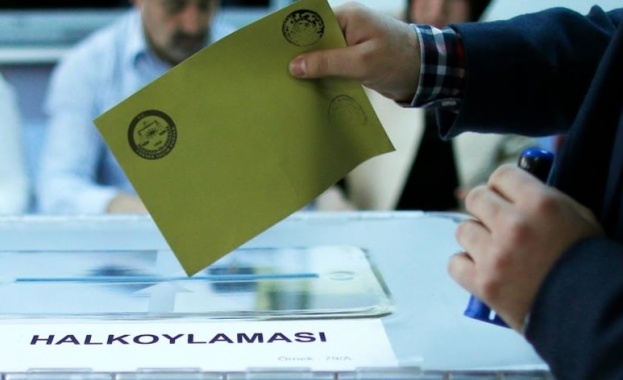 Турският ЦИК потвърди резултатите от референдума и отхвърли претенциите на опозицията