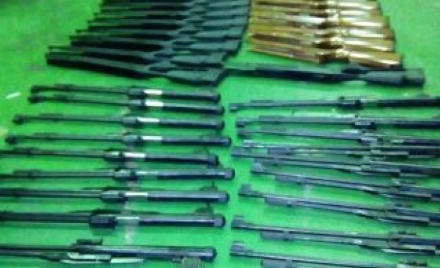 Сърби спряха камион с оръжия, пуснат транзитно през Калотина