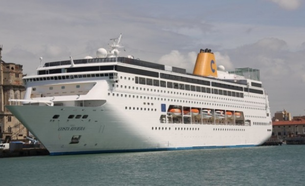 Първият луксозен лайнер за сезона акостира в Бургас