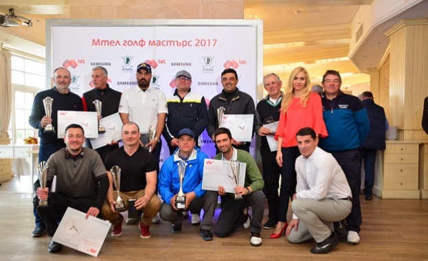 Над 100 голфъри се състезаваха в първия кръг на Мтел голф мастърс