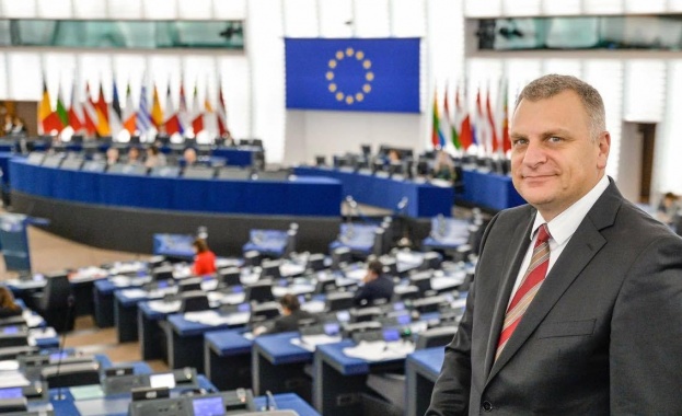 Българските евродепутати излязоха с обща позиция за законодателния пакет за мобилността в ЕС