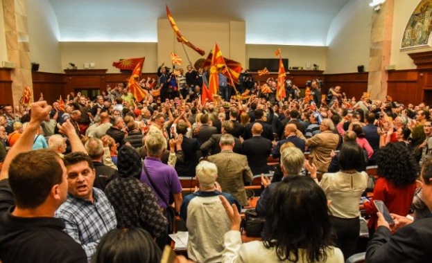 Амнистия за щурмувалите парламента предложи президентът на Македония