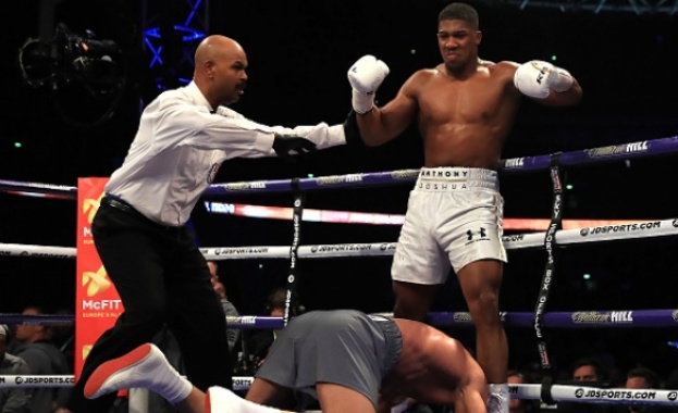 Антъни Джошуа повали Кличко и стъпи на трона
