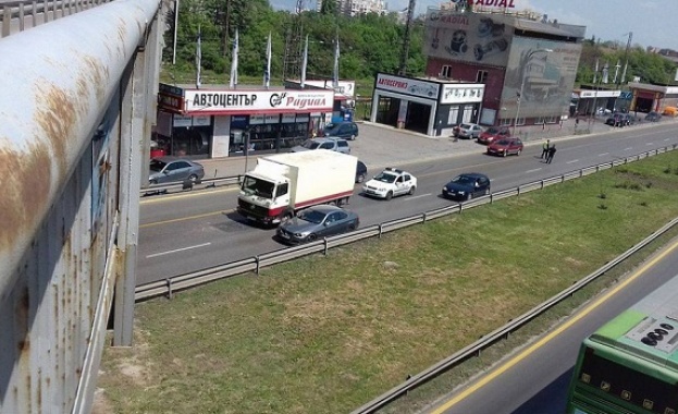 Мъж се хвърли от моста "Чавдар" в София