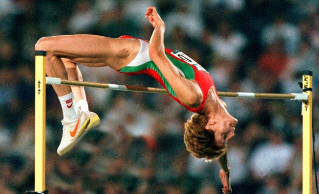На 30 август 1987 г. Стефка Костадинова покорява 209 см.