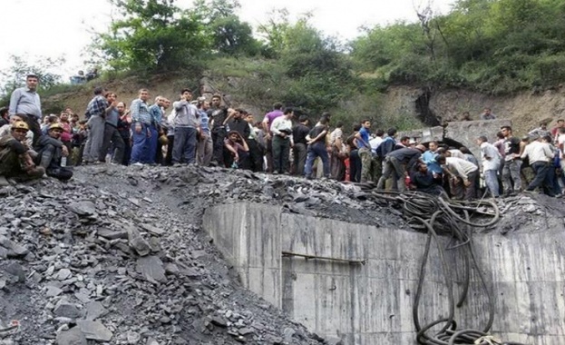 Над 30 загинали при срутване на мина в Иран