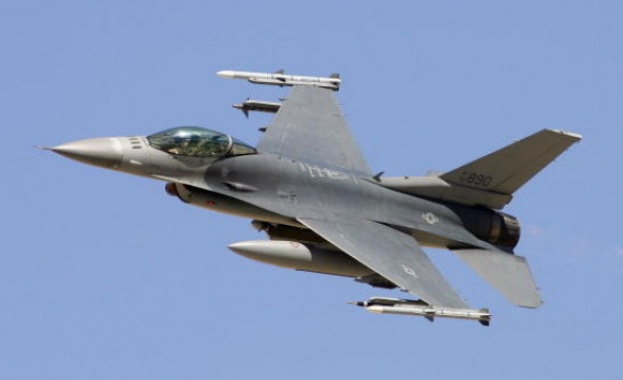 Съединените щати се съгласиха да прехвърлят изтребители F 16 от Дания