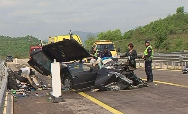 Жестока катастрофа между българи в Сърбия, двама загинаха