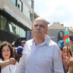 Слизането на Слави Трифонов от ефир: няколко сценария 