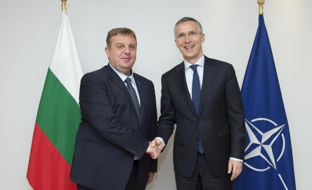 Красимир Каракачанов се срещна с генералния секретар на НАТО Йенс Столтенберг
