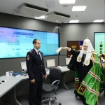 Руският патриарх използва светена вода срещу кибератаките