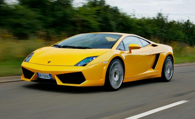 44 "Ферари"-та, 37 "Ламборгини"-та и още много суперколи кръстосват пътищата на България