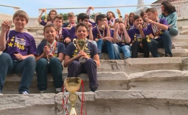 Математици от Пловдив се класираха за престижно състезание в Малайзия