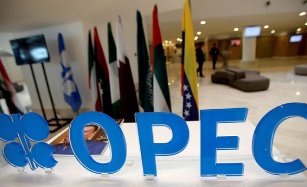 Петролът скочи над $54,23 зa бapeл преди срещата на ОПЕК 