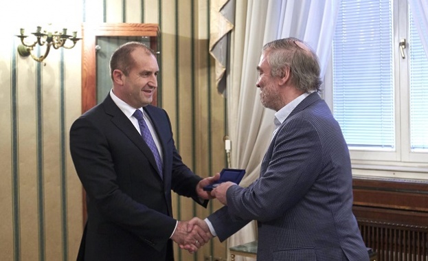 Радев връчи почетния знак на Президента на Републиката на Валерий Гергиев