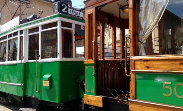 На 24 май започва кампанията "Пътувай и чети"