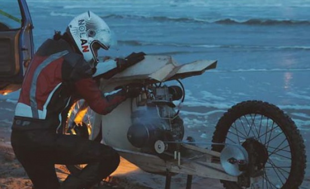 Създадоха мотоциклет, който работи на водорасли (видео)