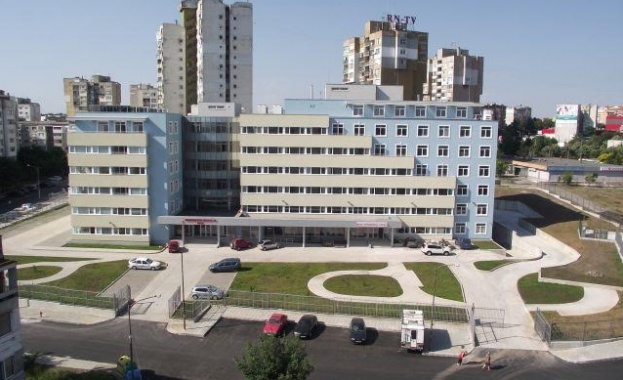 Буйстващ пациент преби лекари в Бургас