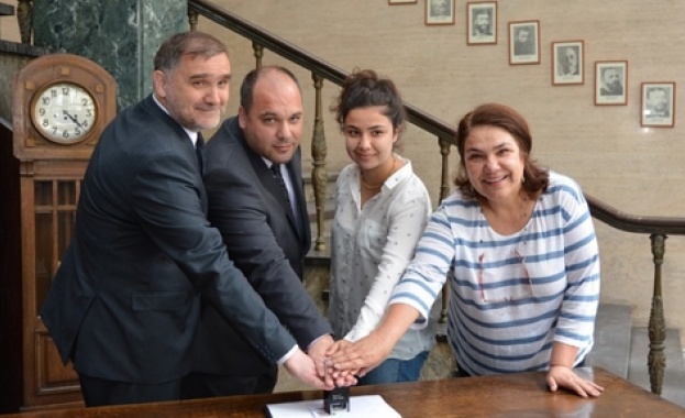 Най-запомнящите се роли на Григор Вачков са изобразени на пощенска марка