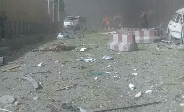 Поне 48 загинали и над 100 ранени при атентата в Кабул