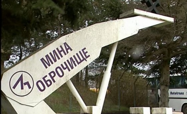 Извадиха трима от стачкуващите в мина "Оброчище" заради влошено здраве