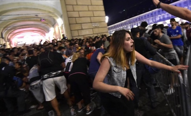 1527 са ранените в мелето в Торино