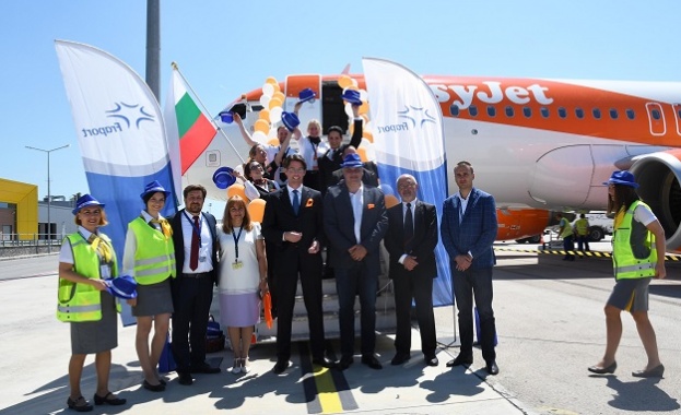 EasyJet отпразнува своя първи полет от Летище Варна