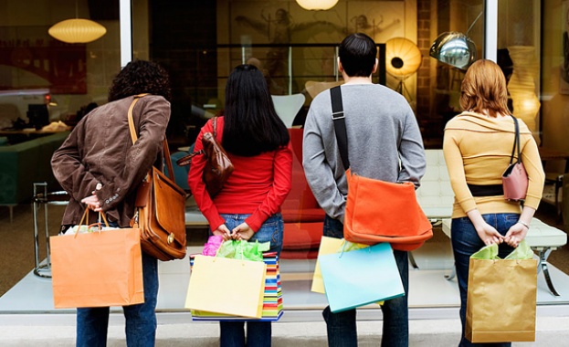 Българите пазаруват 2 пъти по-малко от европейците 