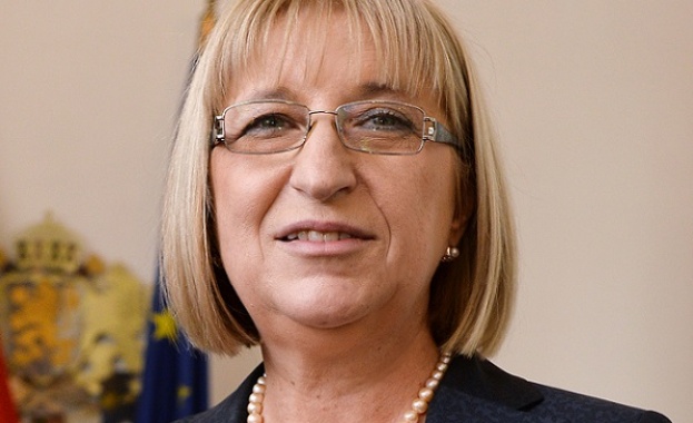 Министър Цецка Цачева ще се срещне с магистрати в Бургас