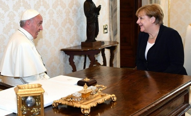 Меркел: Папата призова да се боря за климата