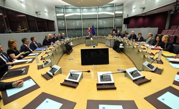  Лондон и Брюксел обсъждали забавяне на Брекзит 