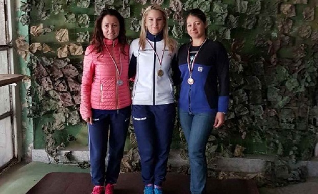 Таня Звискова постави нов национален рекорд на пушка