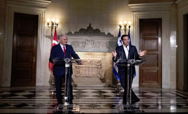 Премиерите на Гърция и Турция обсъдиха въпросите, които ги разделят 