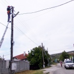 Нова въздушна мрежа осигурява по-стабилно електрозахранване в Рогачево