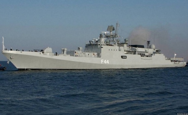 Руски военни кораби унищожиха складове с оръжия на джихадистите в Сирия
