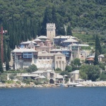 Кораб стана храм във водите край Атон