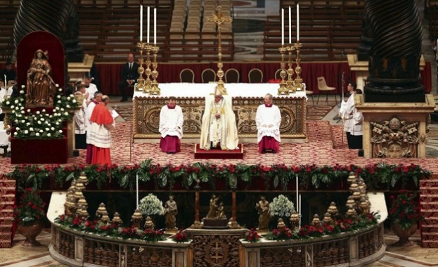 Папата ръкоположи петима кардинали 