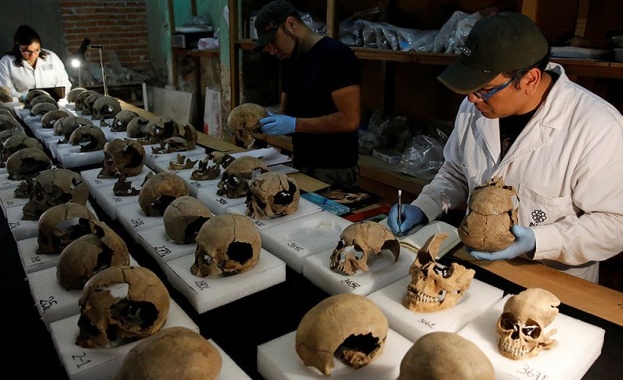 Откриха кула от човешки черепи в Мексико