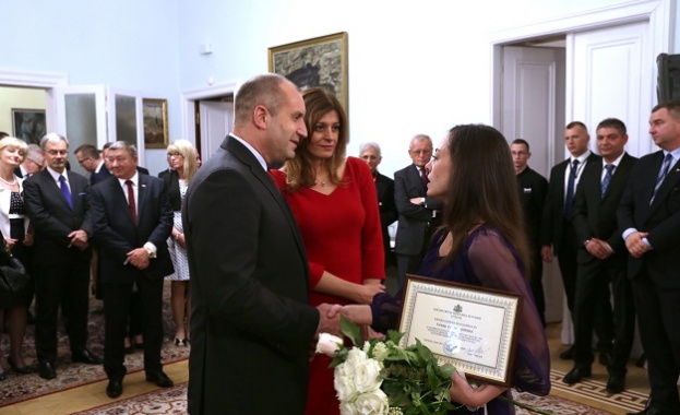 Президентът към сънародниците ни в Полша: Вие сте мост между два братски народа 