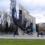 Общинари берат желязо от паметта