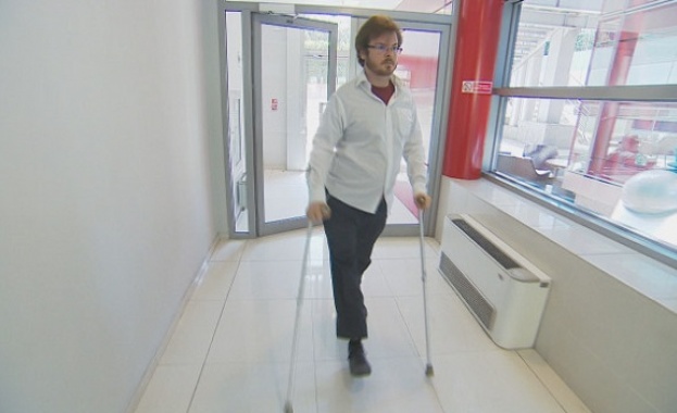 Момче, загубило крака си, създава програма за 3-D протези