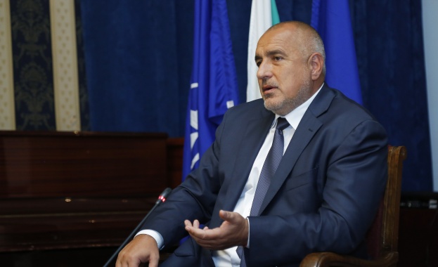 Премиерът за новите лекарства: Не искам българите да се превръщаме в опитни зайци