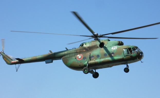 Български военен хеликоптер се включва в гасенето на пожарите в Черна гора