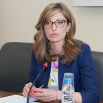 Захариева: България ще настоява приемане на РС Македония и Албания в ЕС в пакет