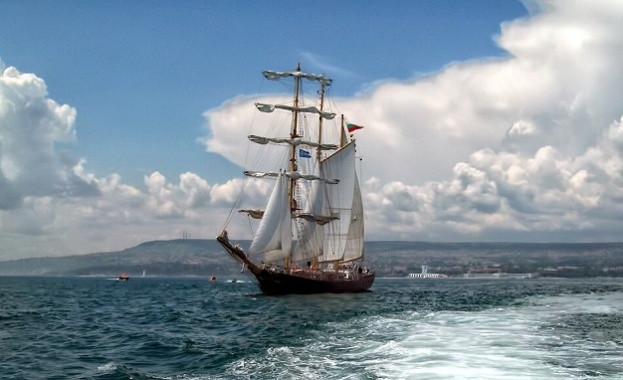 Баркентината  „Калиакра“ отново предлага ветроходни разходки в крайбрежните води на Черно море