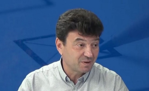 Бившият депутат от ГЕРБ Живко Мартинов влиза в съда по "Суджукгейт"
