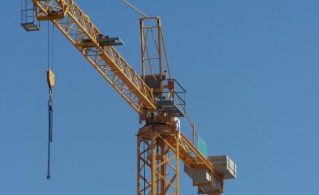 Кран се срути и уби 7 души в Китай