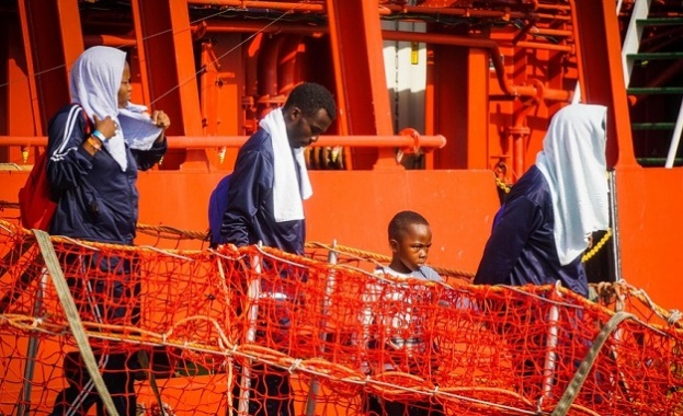 Френската полиция арестува 150 мигранти на гара в Кан