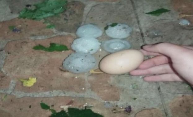 Проливни дъждове заляха Централна България